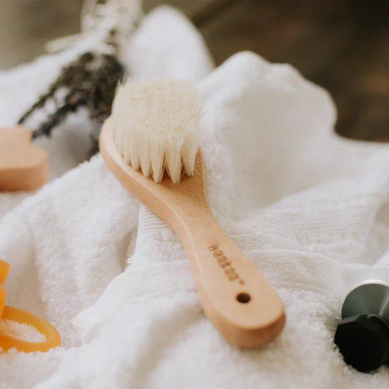 Haakaa Goats Wool Wooden Baby Brush & Comb Set (Pack of 2) - Image 3