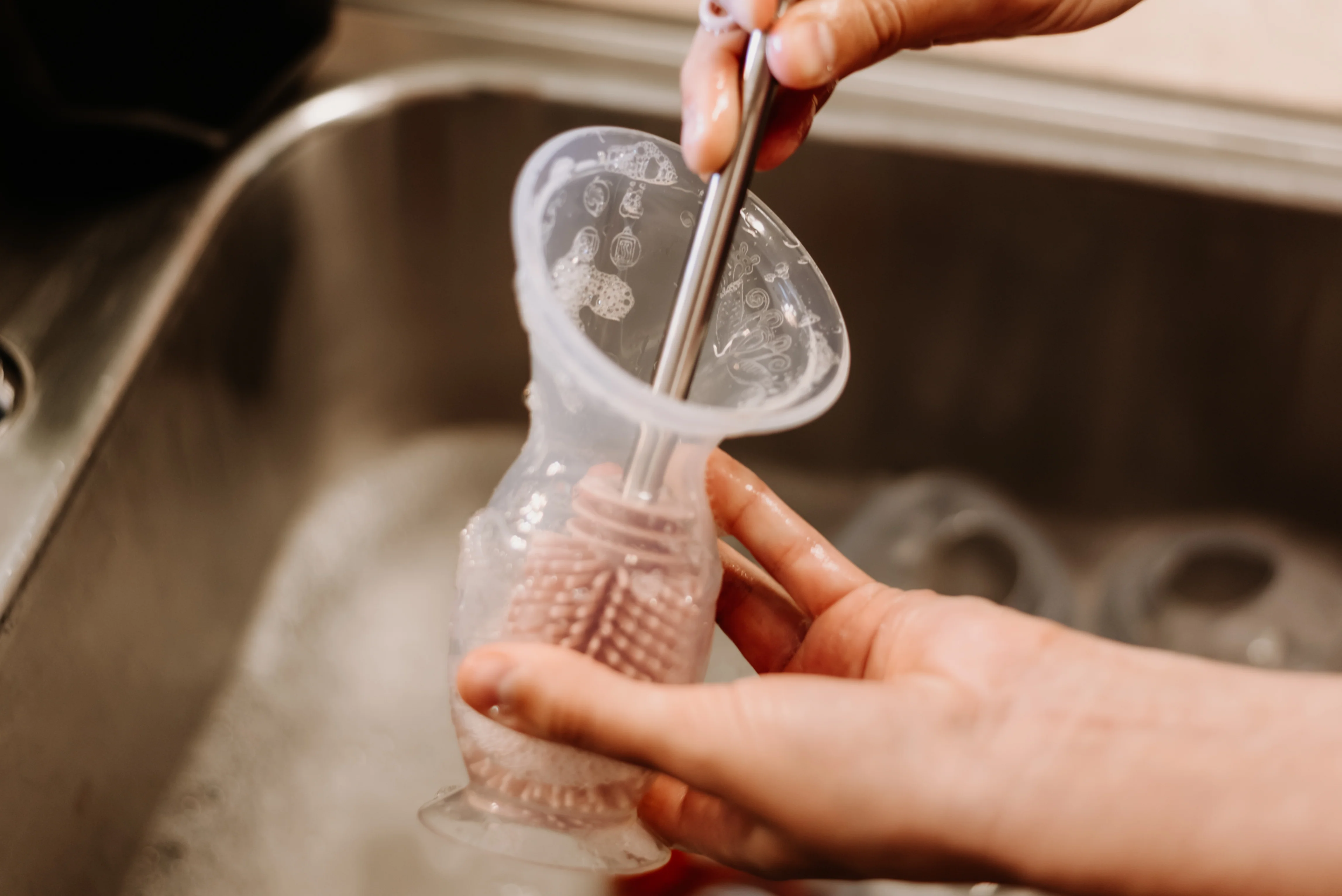 Haakaa Generation 2 Silicone Breast Pump with Suction Base 5 oz 1pk - Image 9