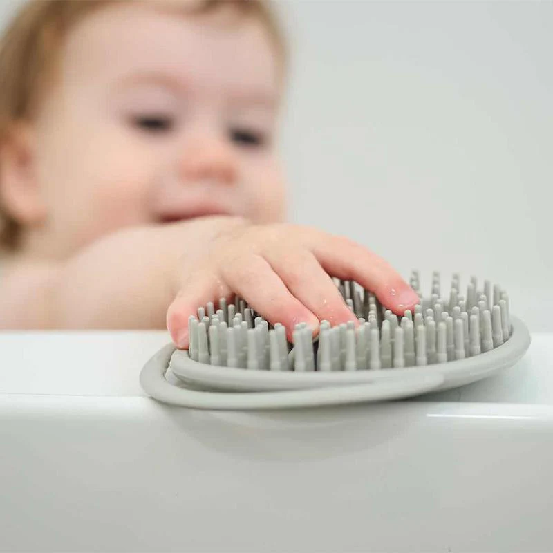 Haakaa Silicone Shampoo Brush 1 pk (Pack of 4) - Image 4